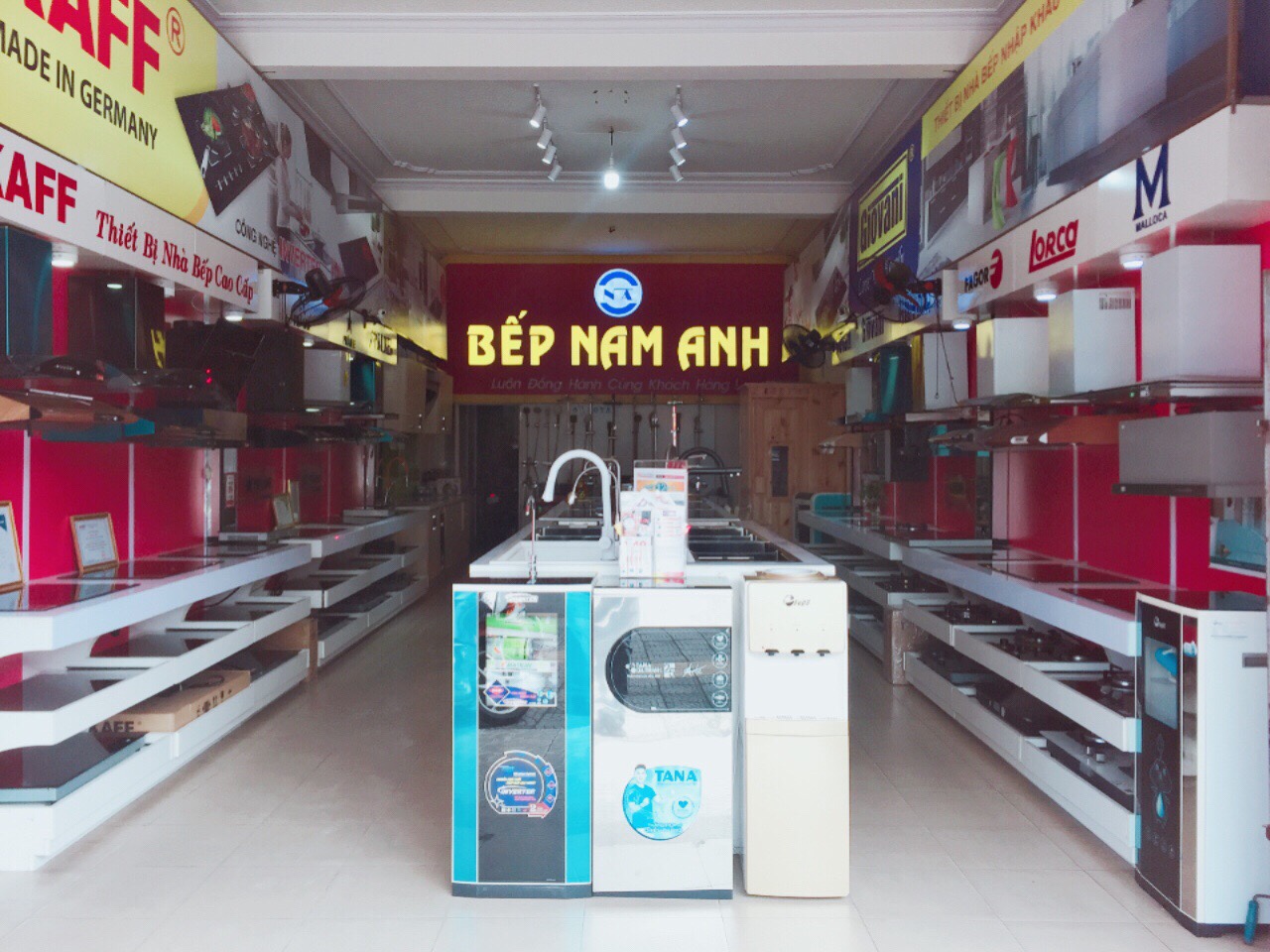 bep-nam-anh-ban-bon-tam-massage-caesar-chinh-hang-uy-tin